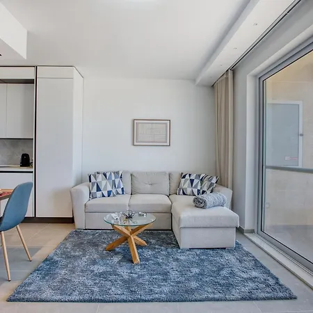 Xaghra With Sea Views & Balcony - Gozo *