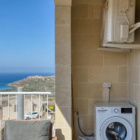 Xaghra With Sea Views & Balcony - Gozo Apartman