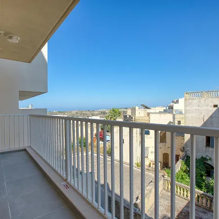 Xaghra With Sea Views & Balcony - Gozo Il-Pergla
