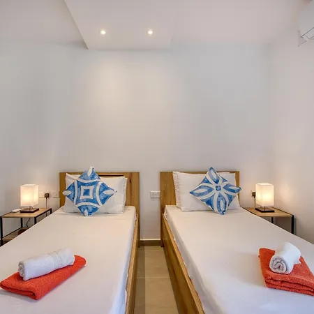 Xaghra With Sea Views & Balcony - Gozo Il-Pergla